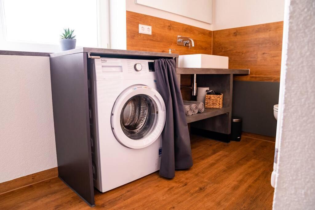 Neu Renoviertes Ferienhaus/Wohnunng Kleine Auszeit Sonnenbühl Esterno foto