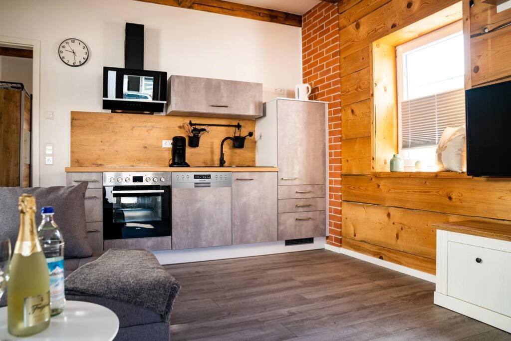Neu Renoviertes Ferienhaus/Wohnunng Kleine Auszeit Sonnenbühl Esterno foto