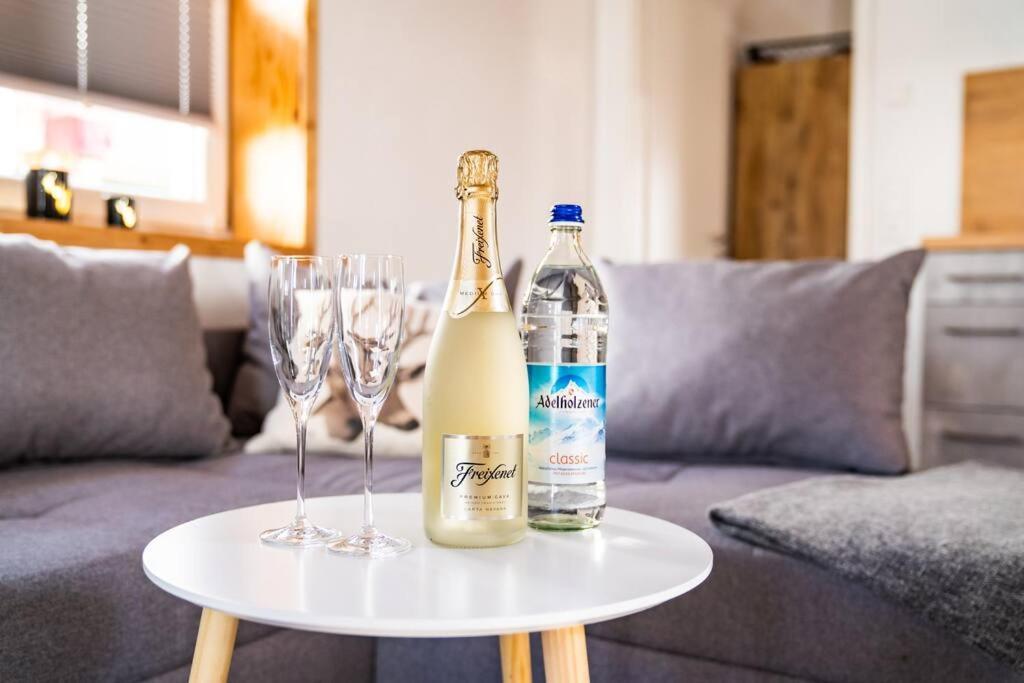Neu Renoviertes Ferienhaus/Wohnunng Kleine Auszeit Sonnenbühl Esterno foto