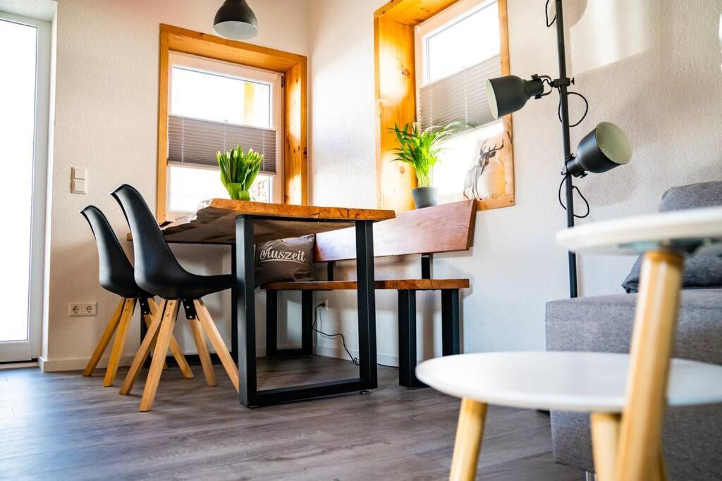 Neu Renoviertes Ferienhaus/Wohnunng Kleine Auszeit Sonnenbühl Esterno foto
