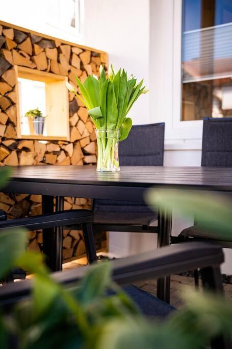 Neu Renoviertes Ferienhaus/Wohnunng Kleine Auszeit Sonnenbühl Esterno foto