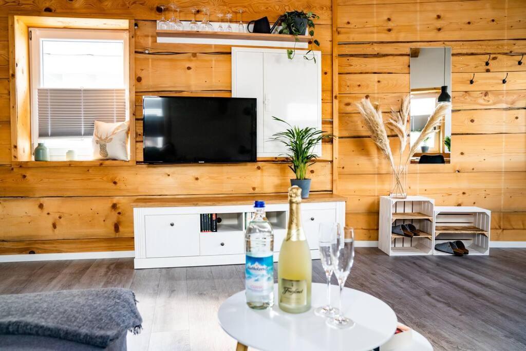 Neu Renoviertes Ferienhaus/Wohnunng Kleine Auszeit Sonnenbühl Esterno foto