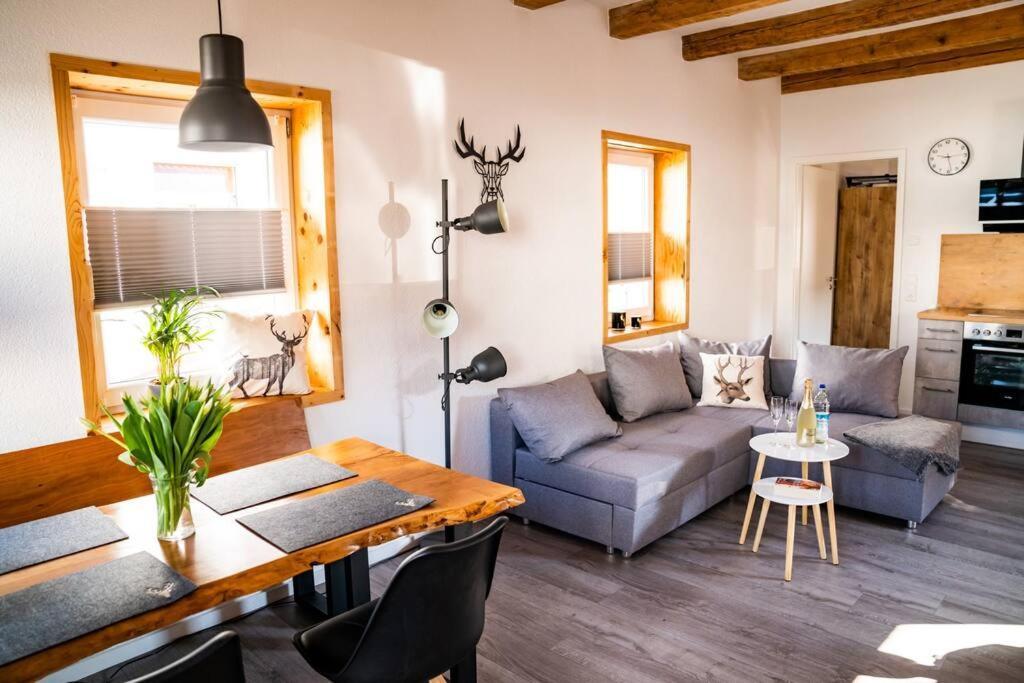 Neu Renoviertes Ferienhaus/Wohnunng Kleine Auszeit Sonnenbühl Esterno foto